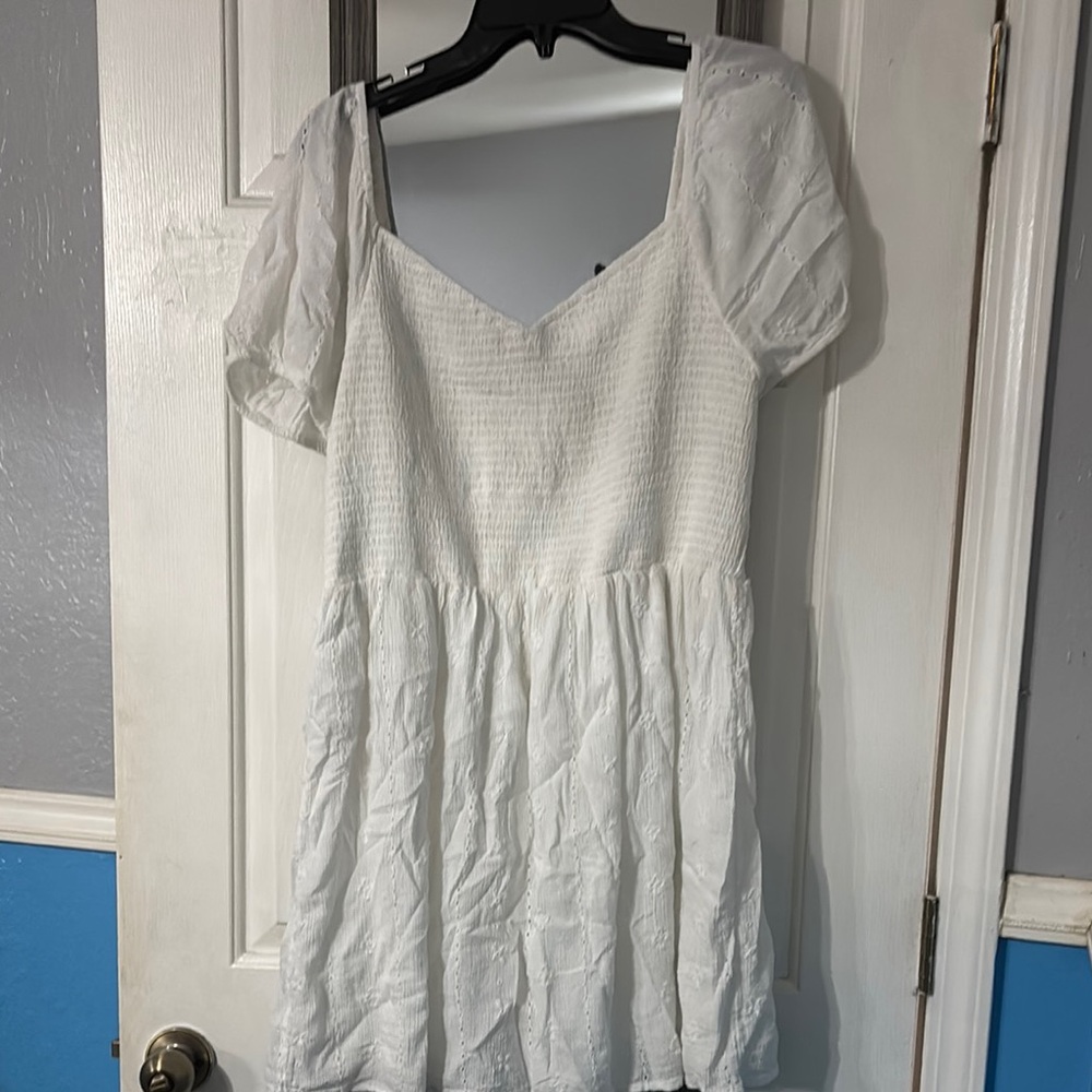 American Eagle Outfitters White Ruffled Blouse